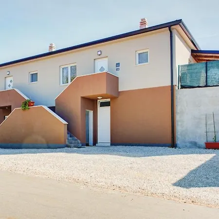 Apartman App Eja With Pool And Sea View Plovanija