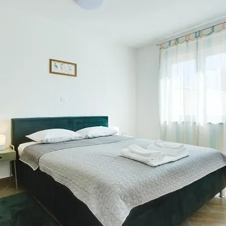 App Eja With Pool And Sea View *